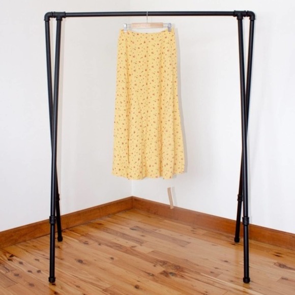 Reformation Zoe Side Slit Midi Crepe Skirt in Gwen - Picture 5 of 6